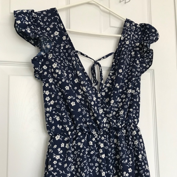 SHEIN Deep V-Neck Frill Tie Accent Floral Romper XS Dark Navy Blue White - Picture 7 of 16